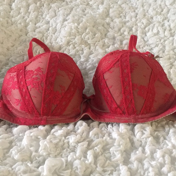 Red Lace Over Nude Bra - Picture 3 of 8
